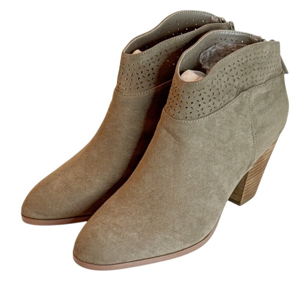 Violet & Red Women's Jackson Lazer Cut Topline Booties Ankle Taupe Size 8.5 NWOB